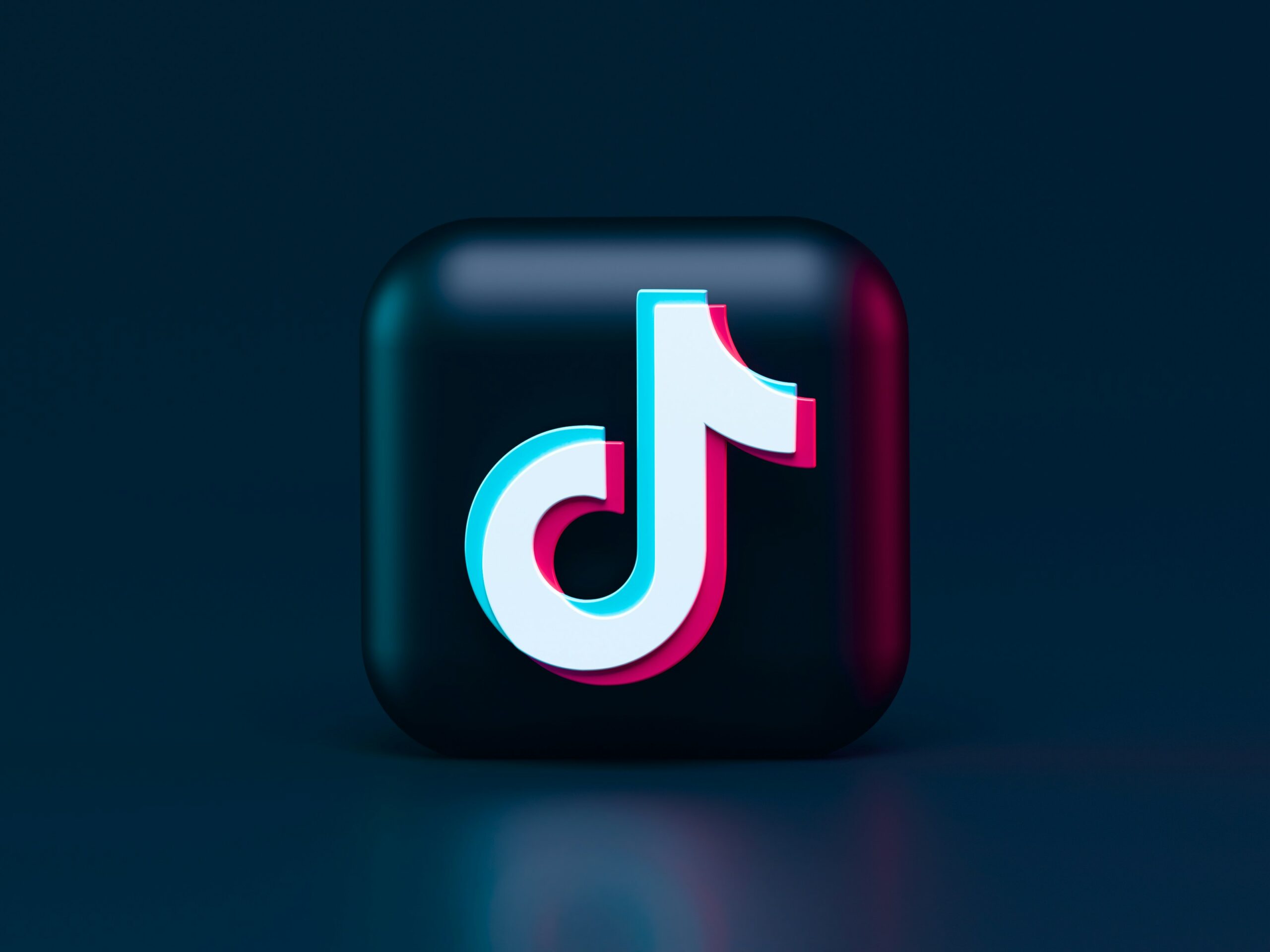 alexander-shatov-I4p0FcjDBJI-unsplash TikTok : LA plateforme star du snack content !