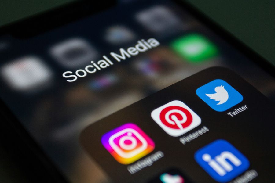 4-coaching-reseaux-sociaux En quoi une stratégie marketing et un plan de communication sont-ils importants pour une agence de voyage ?